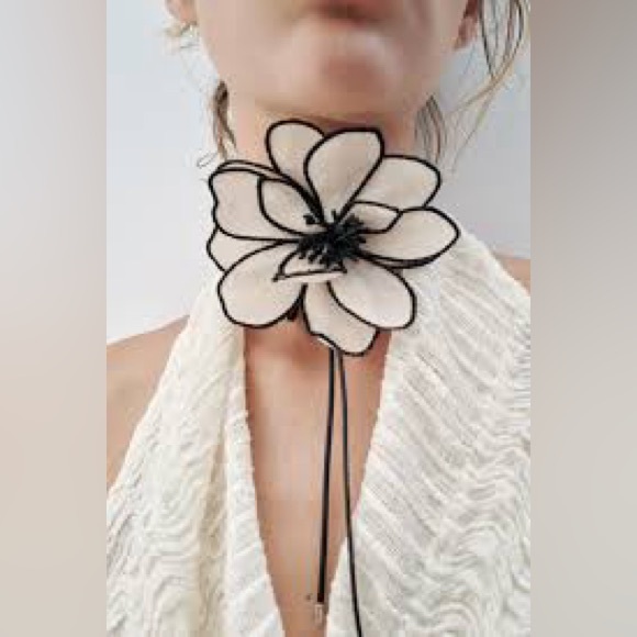 Zara Flower Fabric Earrings And Chocker Necklace‎ Set - Picture 5 of 17